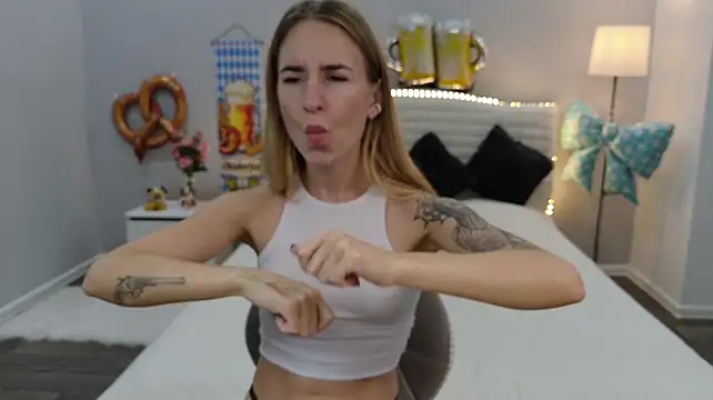 DeboraHorny webcam