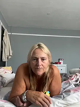 Blondnboujee53