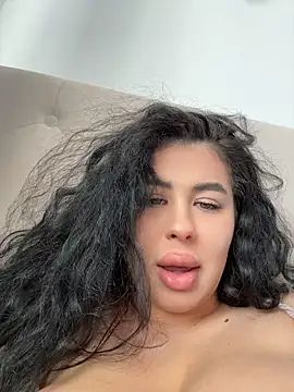 DaianaKimberly live cam on StripChat