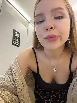 Liza_risky 🤥 online naked stream