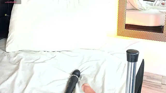 Lia_James_