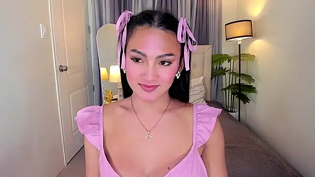 phenomenal_ivy live cam on StripChat