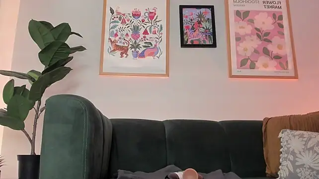 Tiffany_Low webcam
