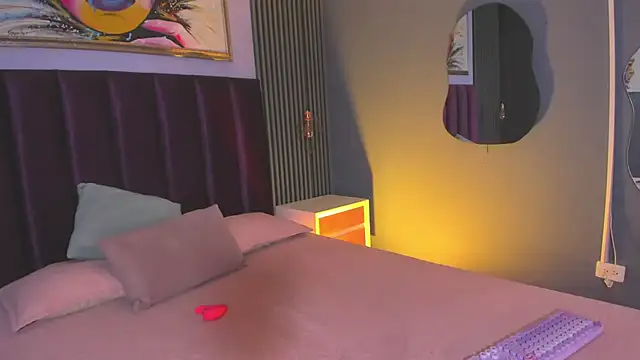 LauraAristizabal live cam on StripChat