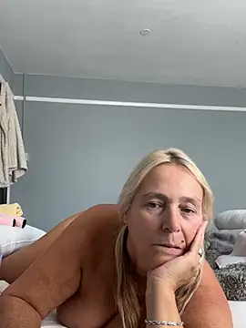 Blondnboujee53