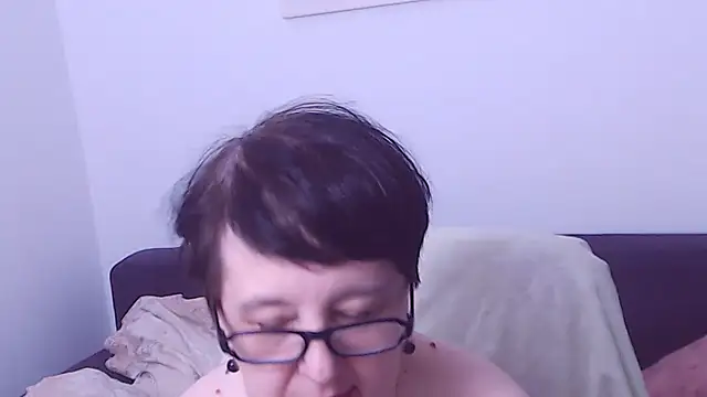 ChristaRose live cam on StripChat