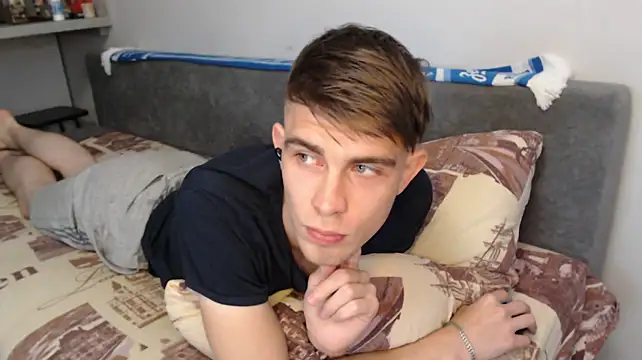 Student_Oliver live cam on StripChat