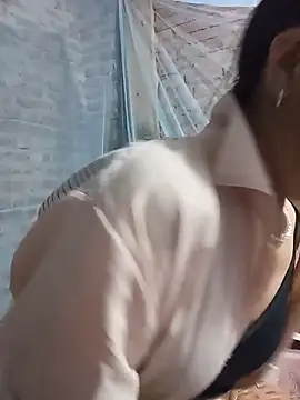 Linda-04 webcam
