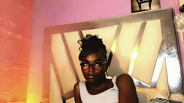 Hilary_tsx live cam on StripChat