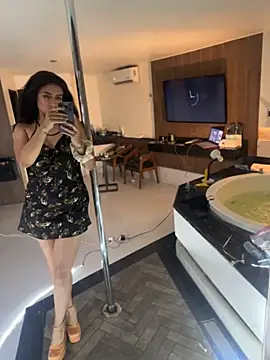 SweetHushviolet webcam