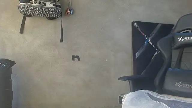 Larry-n-clouds webcam