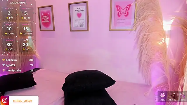 MiaaCarter_ webcam