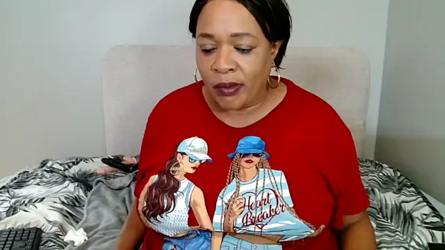 BUSTYQUEEN56_ webcam