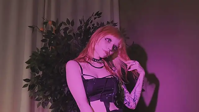 EffieRay live sex cam