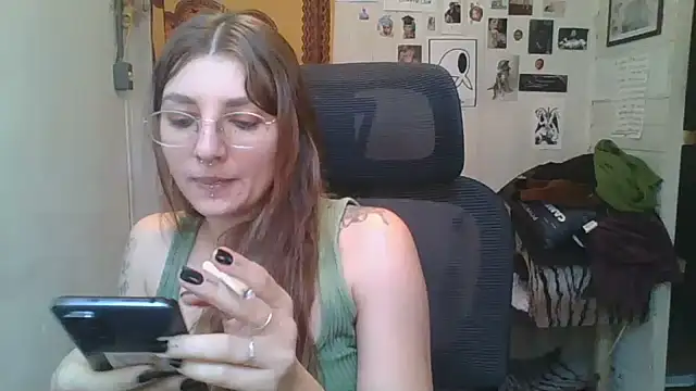 SweetyBabyDemon webcam