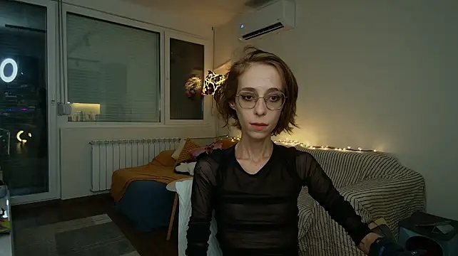 amber_quell_here webcam