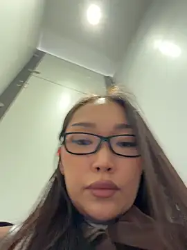 trytomakememoam webcam