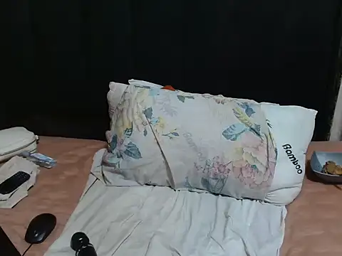 PlatinumBootyXXX webcam
