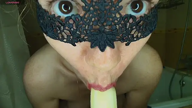 Aromaloveqq webcam