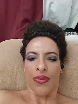 RebeccaNoble live cam on StripChat