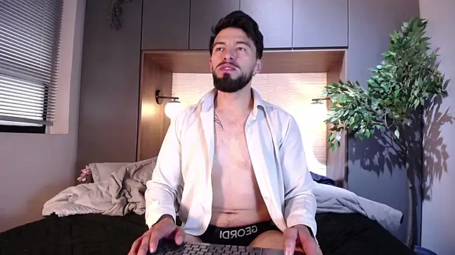 Liam_ashford live cam on StripChat