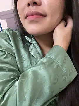 Bella_7777 webcam