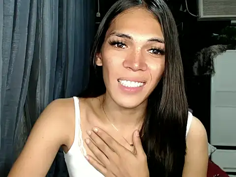GORGEOUS_CARMEE