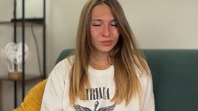 LovelyKatea webcam