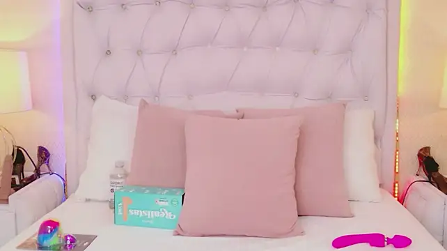 antonellaescudero (F young) - FINGERS IN MY PUSSY HARDER 😍🔥💦