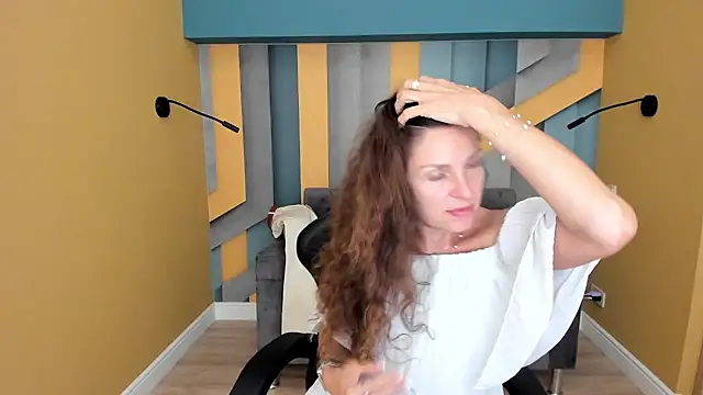 EllaLong webcam