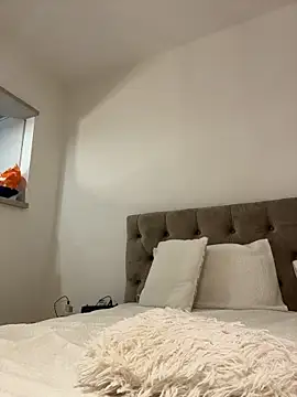 IrisBlues live cam on StripChat