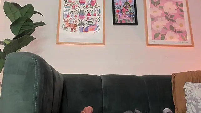Tiffany_Low live cam on StripChat