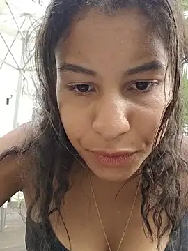 YaraEstelle live cam on StripChat