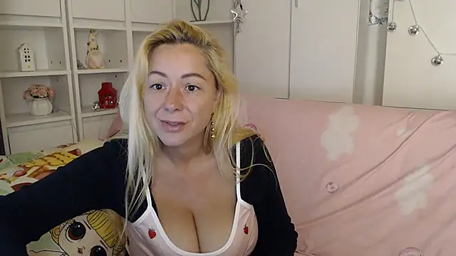 _karolynesyera_ webcam