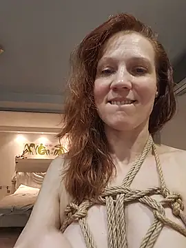 exhibitionsplit (F milf) - KINKY HOUSEWIFE ♤SQUIRT