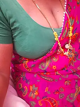 Tamil_Ammani live cam on StripChat