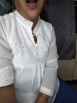 Cute-Smiely-Queen-Telugu live cam