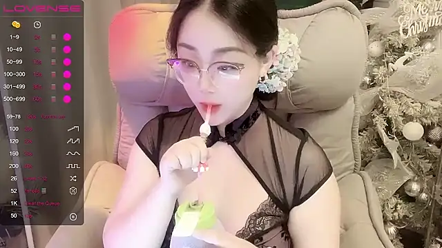 Monica-666888- webcam