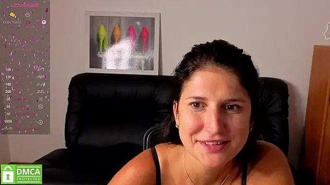 Alianna_Solo_Kisses webcam