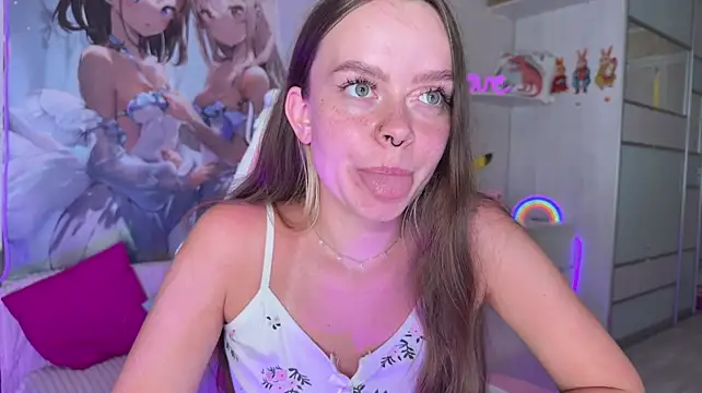 CheekySashaCharm webcam