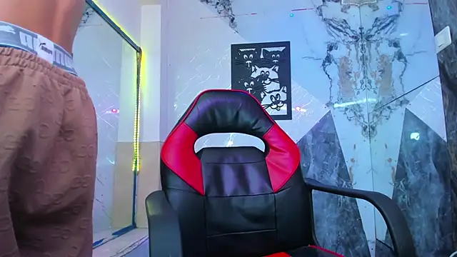 Brianhot0F webcam