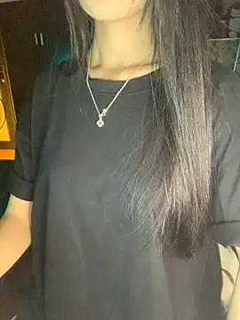 Nhinhi18 live cam preview