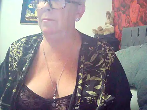 Playful_MILF_Demi webcam