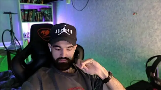 _Serious_Man webcam