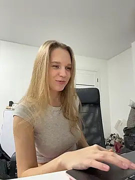 Ketitull live cam