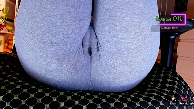 Cameltoe_squirt_inPants webcam