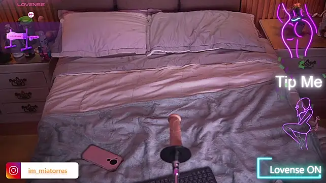 MiaTorres4 live cam preview