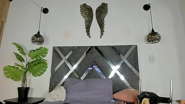 erika_222 live cam on StripChat