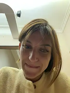 -AngelAri-