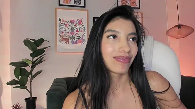 Tiffany_Low webcam